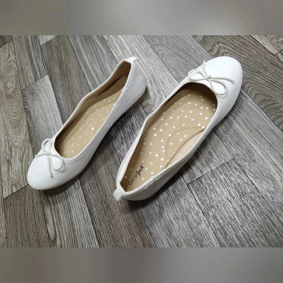 Cat and jack girls size 3 flats - Picture 6 of 6